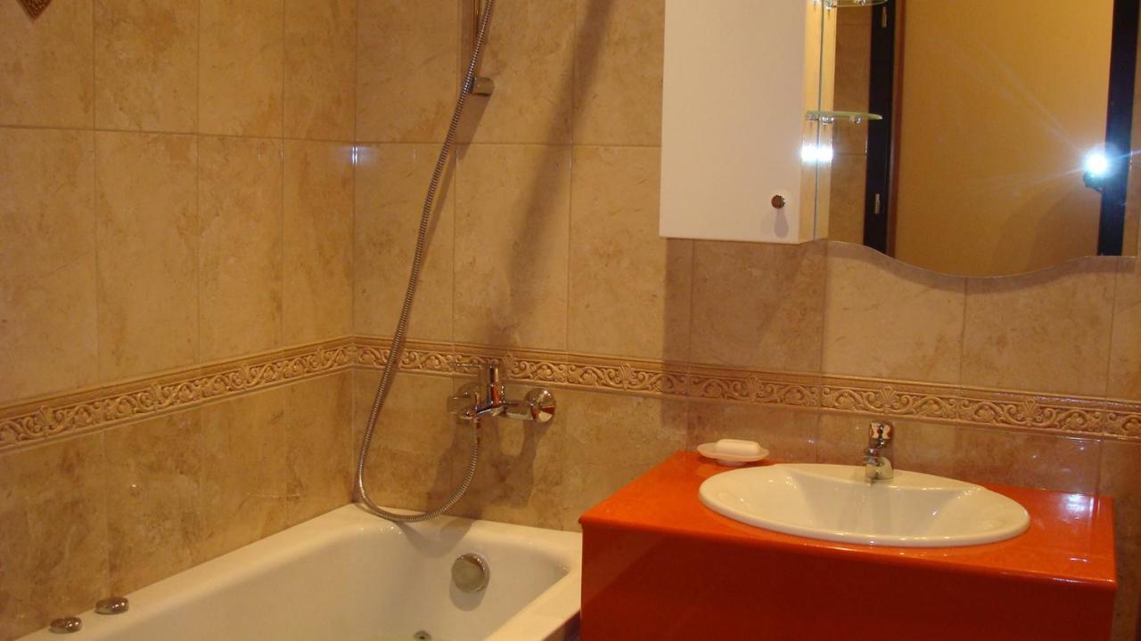 גולדן סנדס Admiral Apartments חדר תמונה