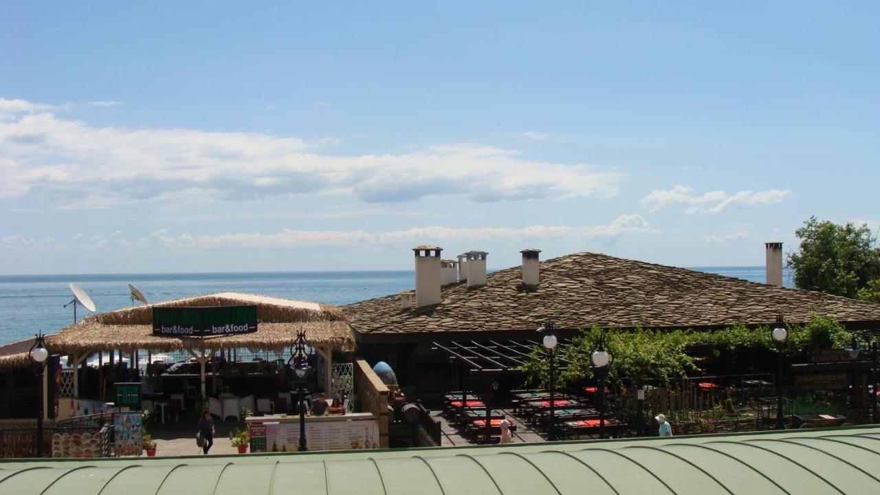 גולדן סנדס Admiral Apartments מראה חיצוני תמונה