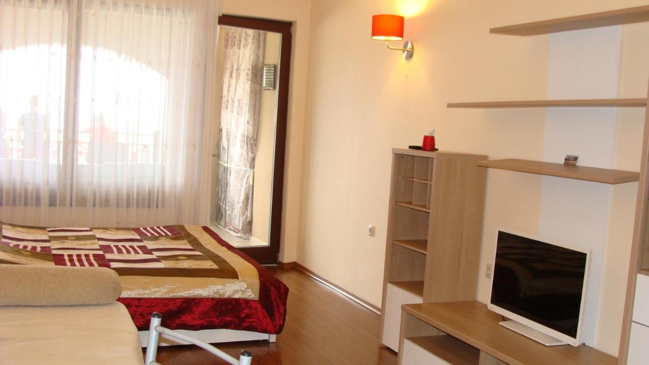 גולדן סנדס Admiral Apartments מראה חיצוני תמונה