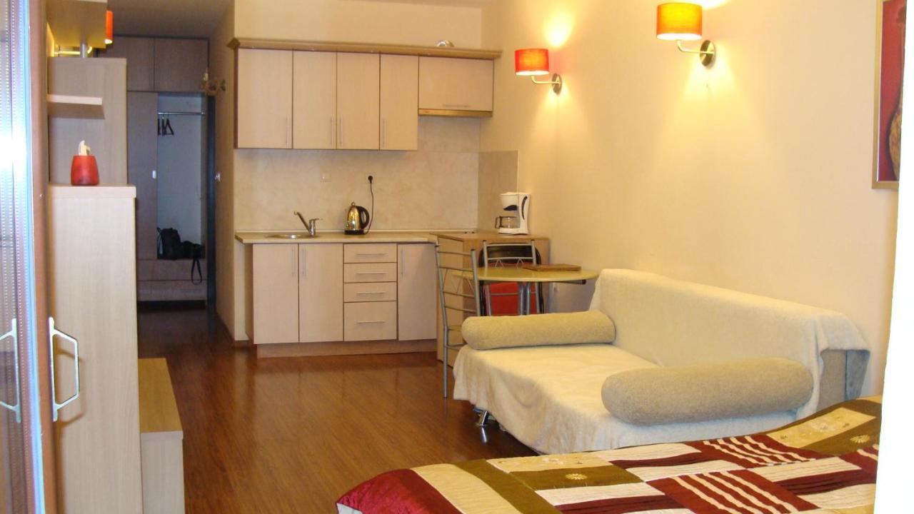 גולדן סנדס Admiral Apartments מראה חיצוני תמונה