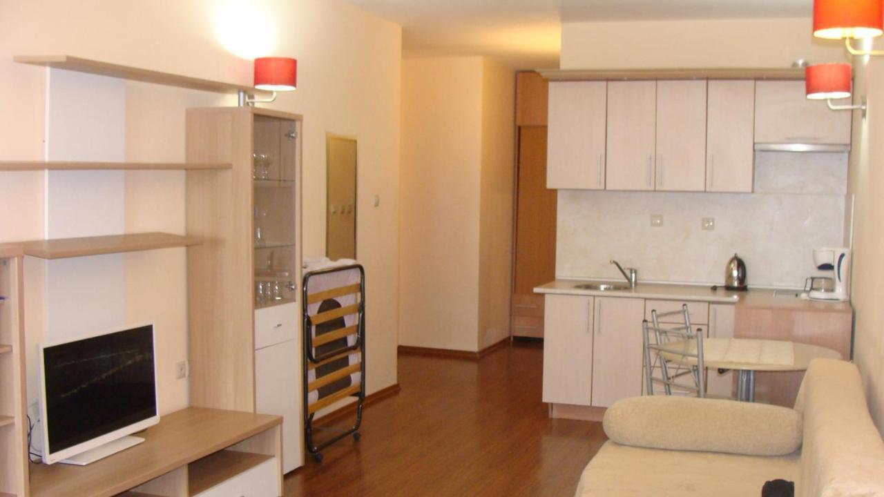 גולדן סנדס Admiral Apartments מראה חיצוני תמונה