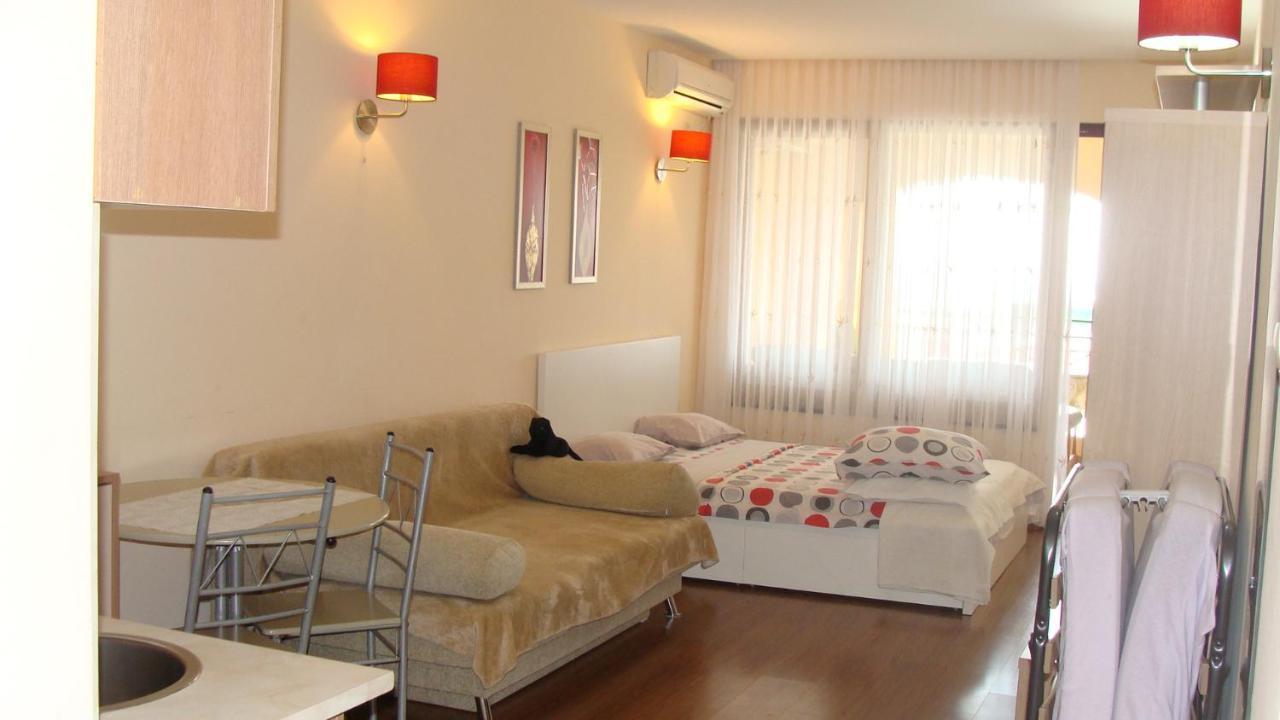 גולדן סנדס Admiral Apartments מראה חיצוני תמונה
