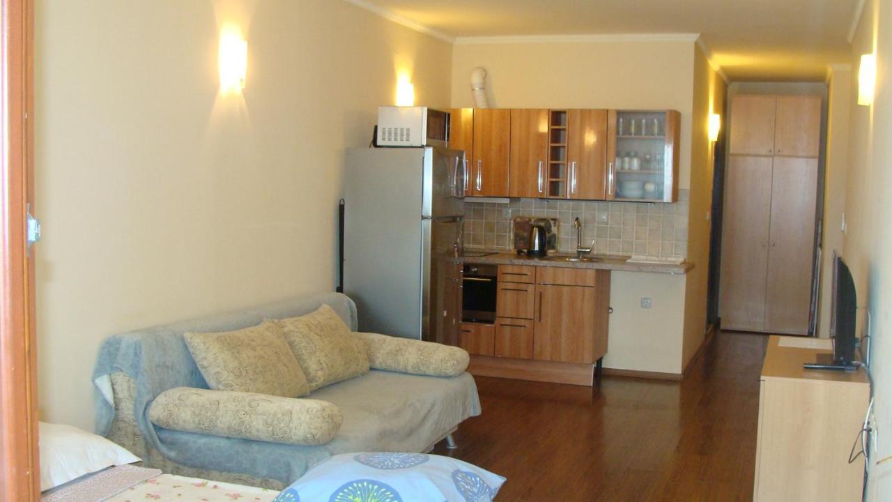 גולדן סנדס Admiral Apartments מראה חיצוני תמונה