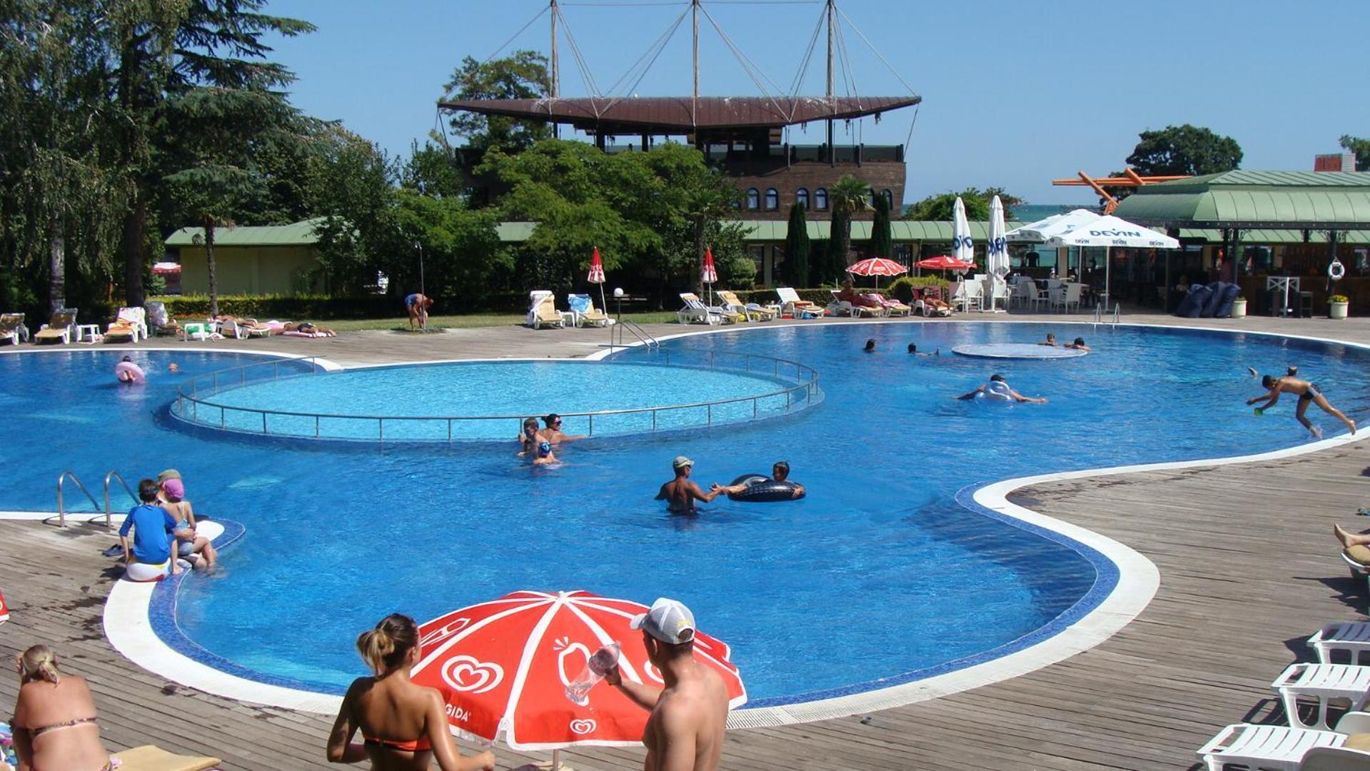 גולדן סנדס Admiral Apartments מראה חיצוני תמונה